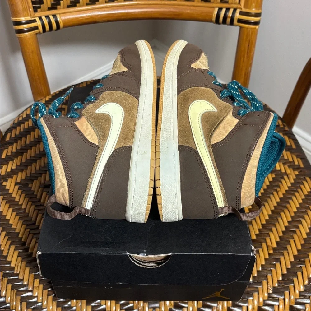 Nike Jordan 1 Mid Cacao Wow Brown Retro Sneaker DZ6335-200 Size 3y